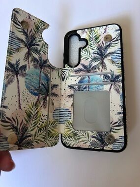 Tropical Palm Leaf Wallet Phone Case w/ Card Slotsfor Galaxy S24 Multi-Color FE